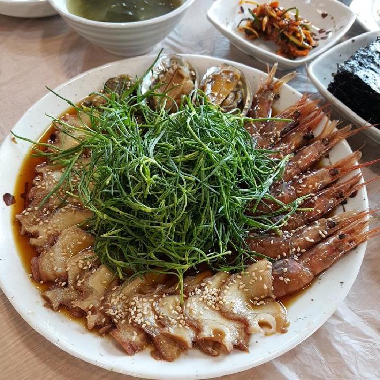 삼척 삼고정문